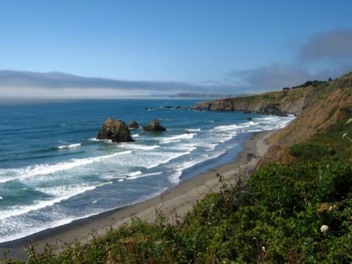 au fil du temps les vagues sculptent la côte Californienne