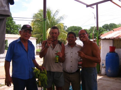 Dans le resto de chez Freddy, je suis recu en grande pompe... avec cigar de la Havanee