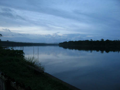 L'Oiapoque fleuve frontière,côté Français